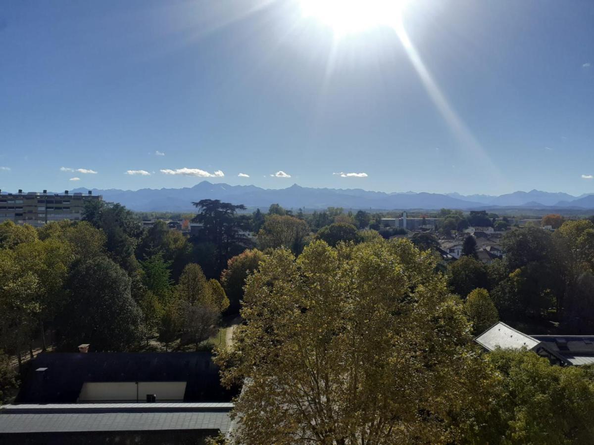 Cap Sud - 53M2- Vue Pyrenees- Hypercentre-Wifi Fibre -Nouvelle Literie Apartment Tarbes Luaran gambar