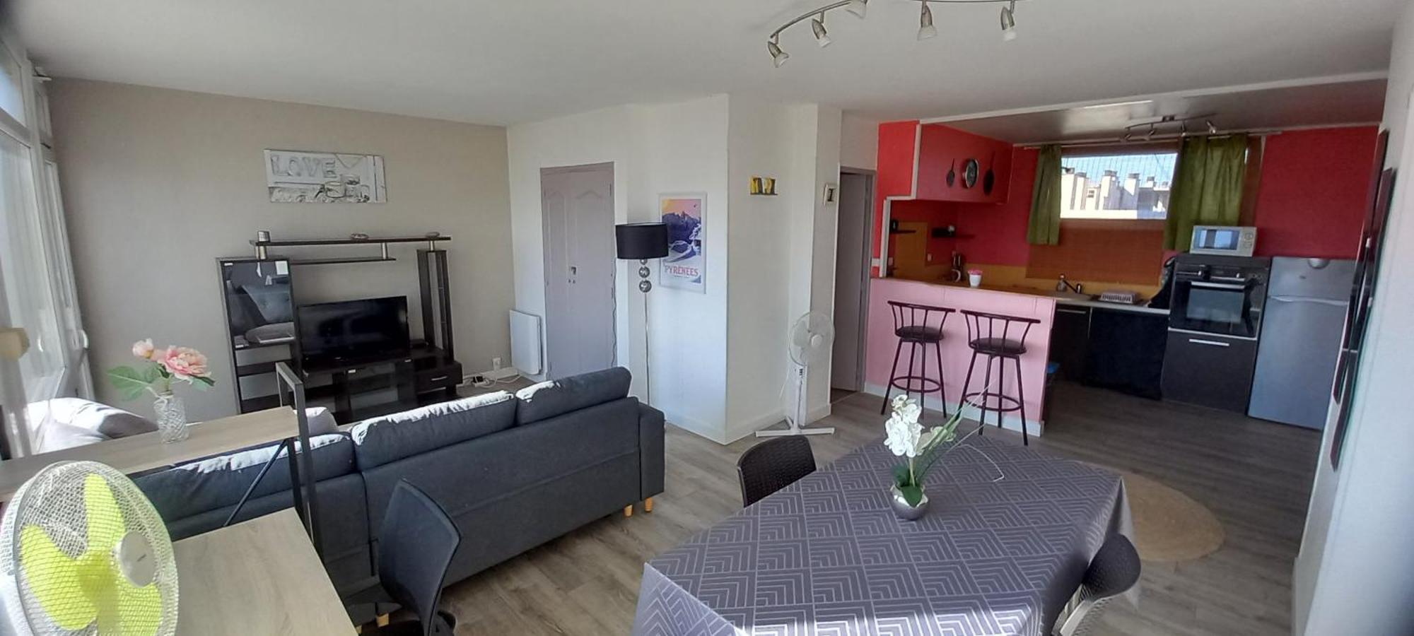Cap Sud - 53M2- Vue Pyrenees- Hypercentre-Wifi Fibre -Nouvelle Literie Apartment Tarbes Luaran gambar